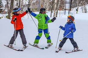 Hinode Hills Niseko Village