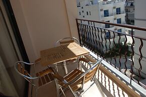 Nikos Hotel and Apartments