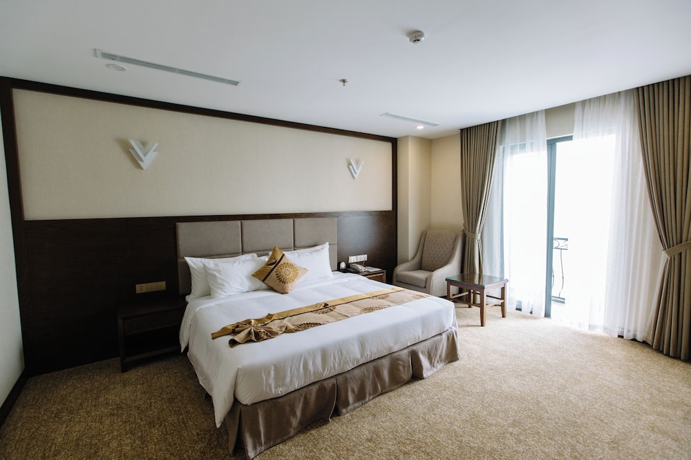 Duc Huy Grand Hotel & Spa