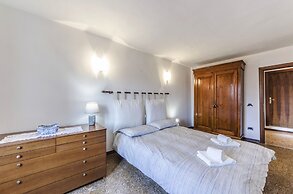 Maurizio House