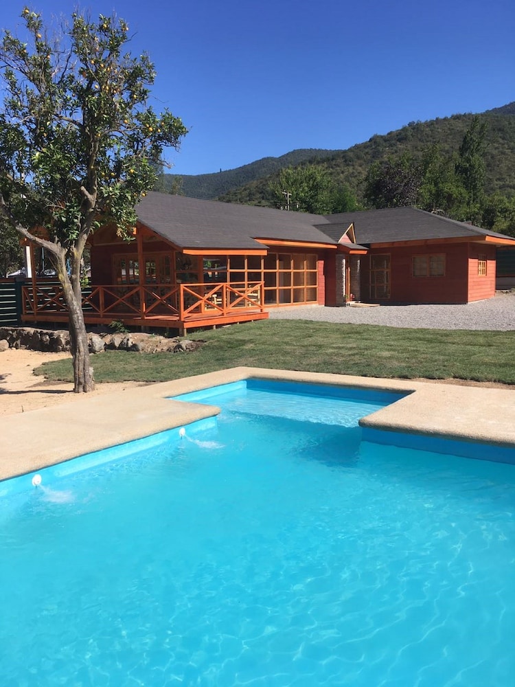 Casa con Piscina en Olmue