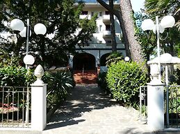Hotel Deanna Golf
