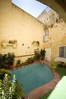 Tal-barun Farmhouse