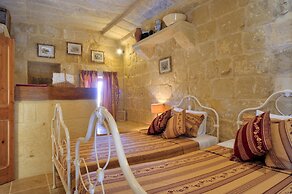 Tal-barun Farmhouse
