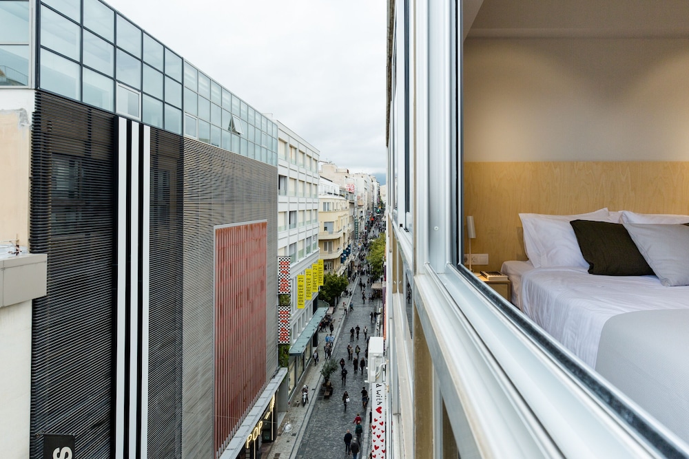 UPSTREET Ermou Elegant Apartments