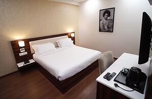 Sai Maa Hotel and Residency