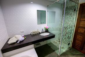 The Greenery Central Suites