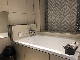Hotel Raza - Adults Only