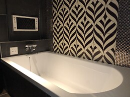 Hotel Raza - Adults Only