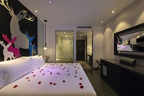 Orange Hotel Select