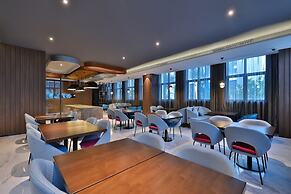 Orange Hotel Select