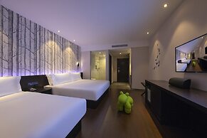 Orange Hotel Select