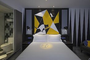 Orange Hotel Select