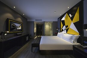 Orange Hotel Select
