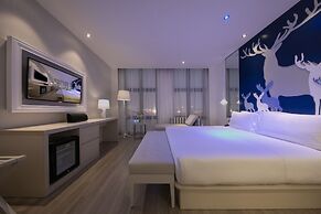 Orange Hotel Select