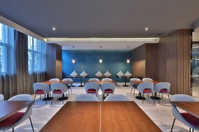 Orange Hotel Select