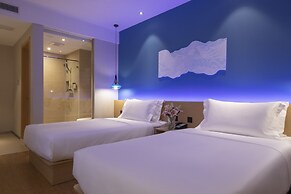 Orange Hotel Select