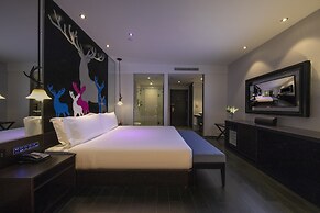 Orange Hotel Select