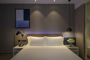 Orange Hotel Select