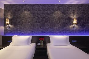 Orange Hotel Select
