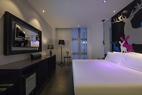 Orange Hotel Select