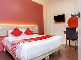 OYO 778 BMW 2 Hotel