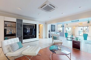 Luxury Beach Villa