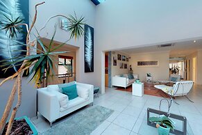 Luxury Beach Villa