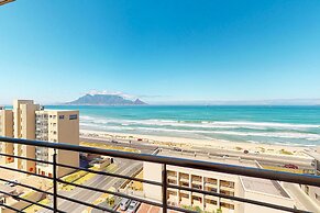 The Waves Crest Bloubergstrand