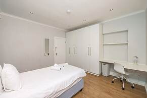 Contemporary 4 Bedroom Home