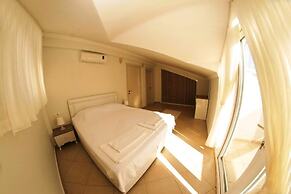Serenity Apartments 4 by Villamnet