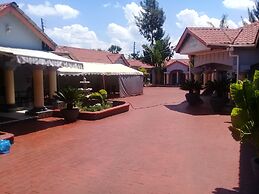 Kakwele Lodge & Tours