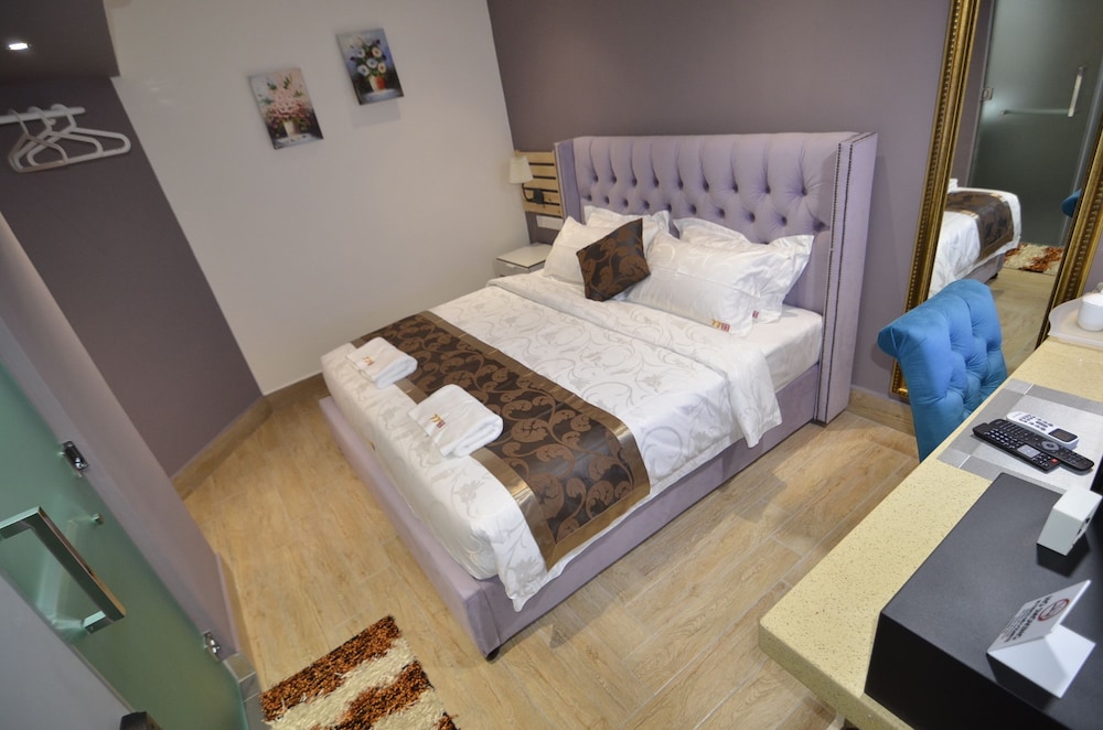 77 Boutique Hotel