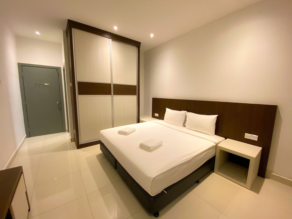 AZ Hotel & Serviced Apartments