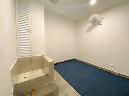 AZ Hotel & Serviced Apartments