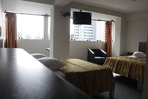 Hotel Bond
