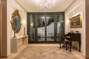 Mansion by Estia