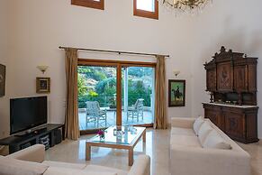 Mansion by Estia