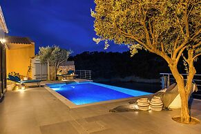 Braunis Horio Villas