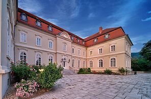 La Contessa Castle Hotel