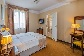 La Contessa Castle Hotel