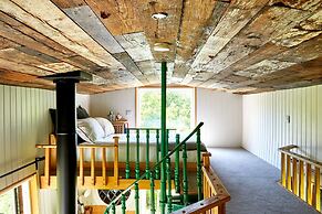 Extraordinary Huts