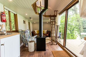 Extraordinary Huts