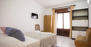 A13- Ultra Central Studio by Dreamalgarve