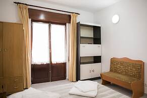 A13- Ultra Central Studio by Dreamalgarve