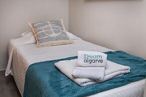 A15- Cliffside Beach Apartment by Dreamalgarve