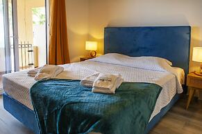 A15- Cliffside Beach Apartment by Dreamalgarve