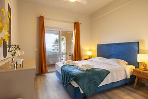 A15- Cliffside Beach Apartment by Dreamalgarve