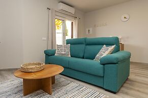 A15- Cliffside Beach Apartment by Dreamalgarve