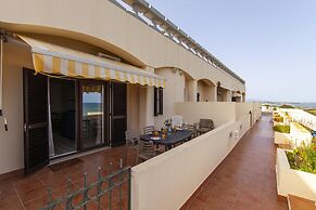 A15- Cliffside Beach Apartment by Dreamalgarve